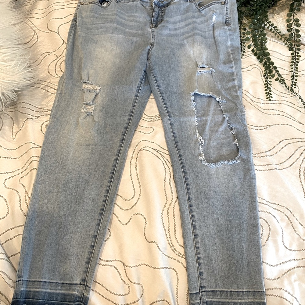 Women’s Plus Blue Asphalt light wash ripped jeans size 20